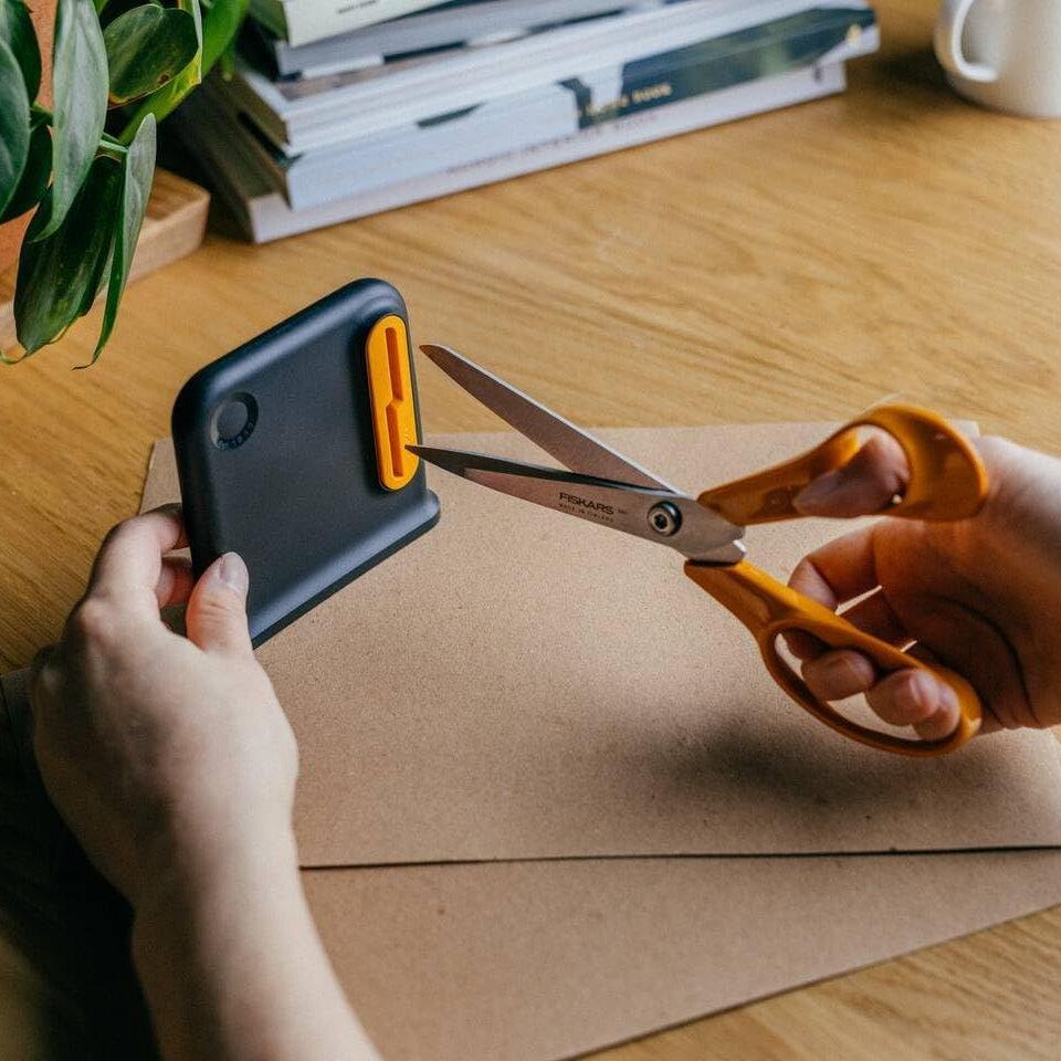 Fiskars® Scharenslijper - Groot kopen? - Fournituren.nl - 1-2 dagen